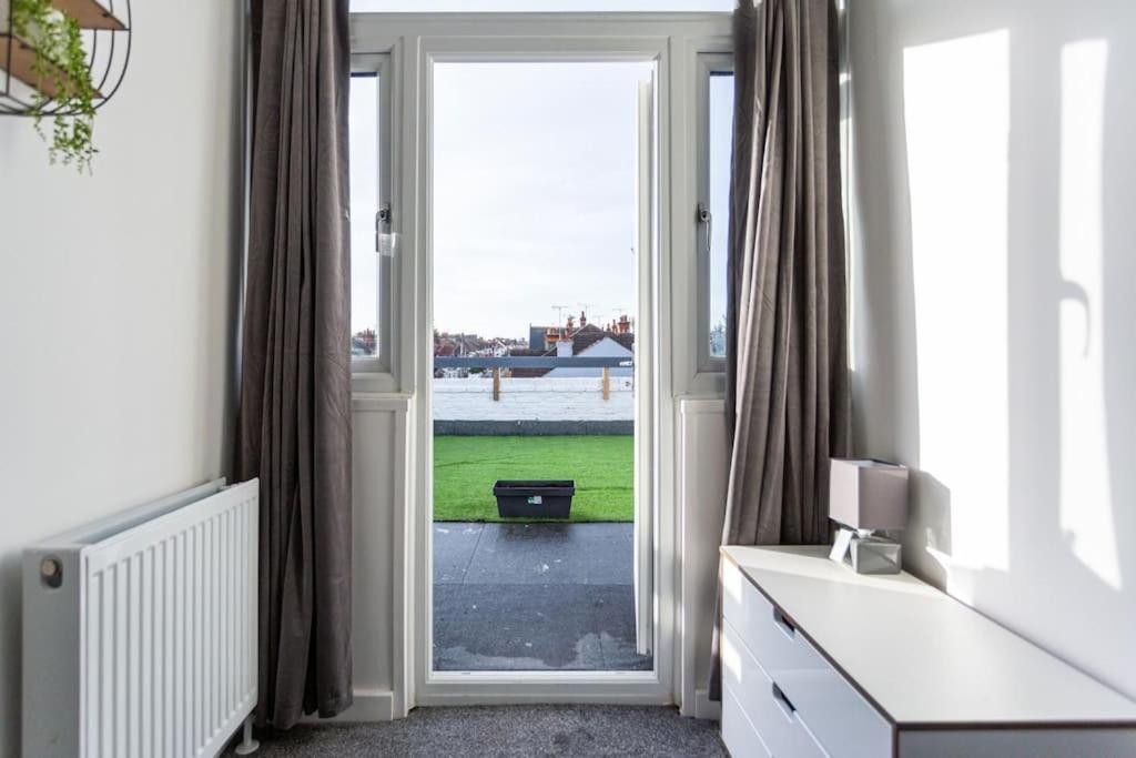 2 Bed Apartment Near The Beach Southend-on-Sea Eksteriør billede