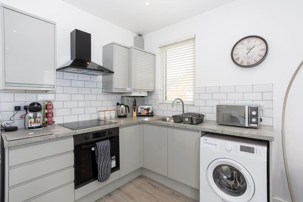 2 Bed Apartment Near The Beach Southend-on-Sea Eksteriør billede