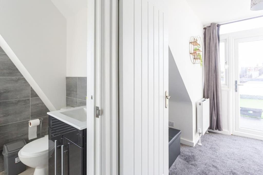 2 Bed Apartment Near The Beach Southend-on-Sea Eksteriør billede